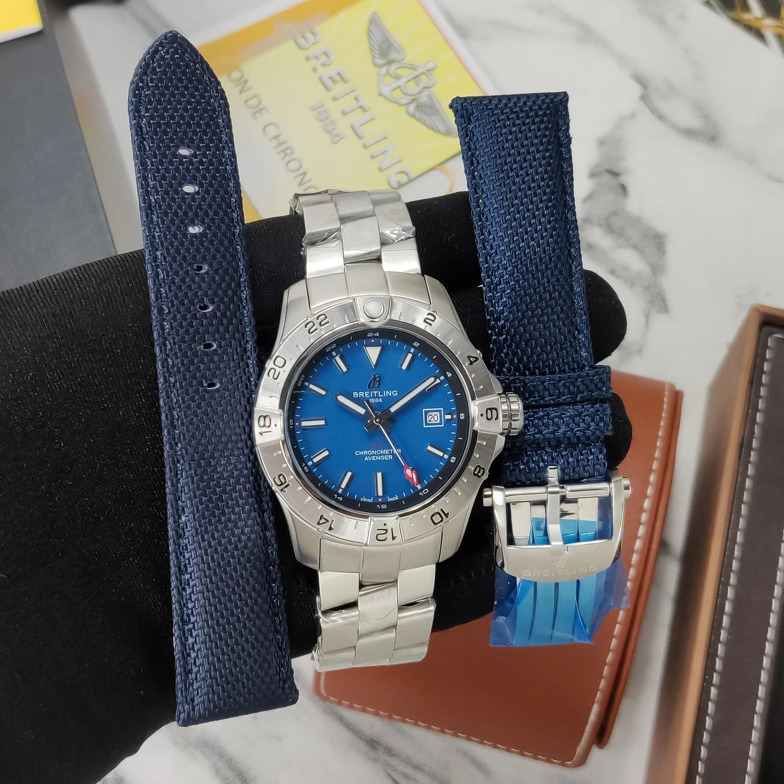 Reloj Breitling Avenger Automatic GMT 44mm para hombre Acero inoxidable azul A32320101C1A1
