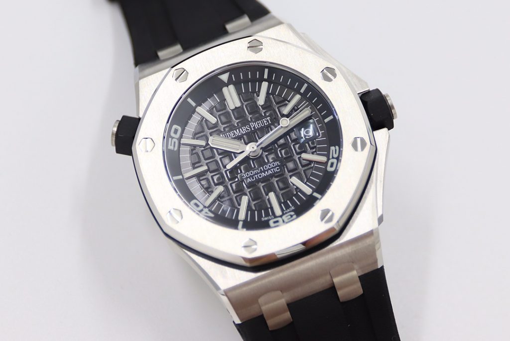 Audemars Piguet Royal Oak Offshore Diver 15703ST.OO.A002CA.01