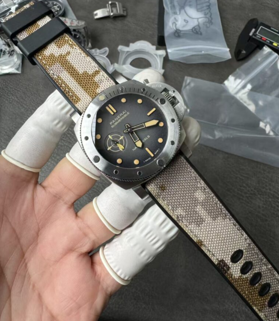 Reloj automático Panerai Submersible QuarantaQuattro Navy SEALs PAM 1518 de 44 mm
